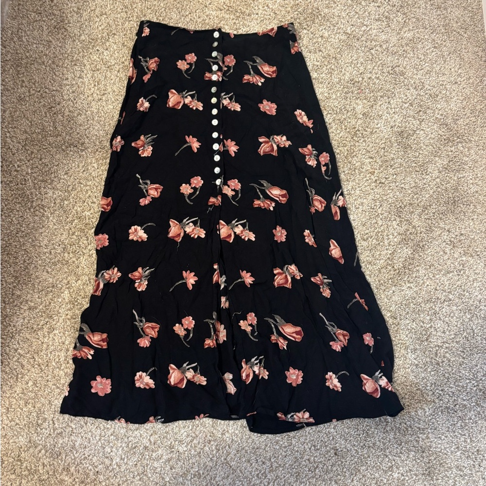 90’s Vintage Black Floral Button-Front Midi Skirt